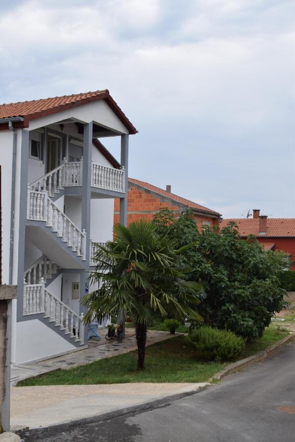 Apartments Malinska-Kajkic Ngoại thất bức ảnh
