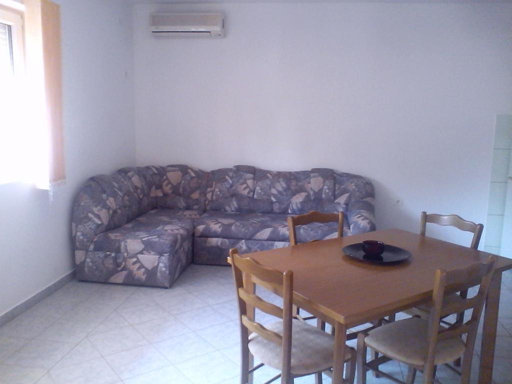 Apartments Malinska-Kajkic Phòng bức ảnh