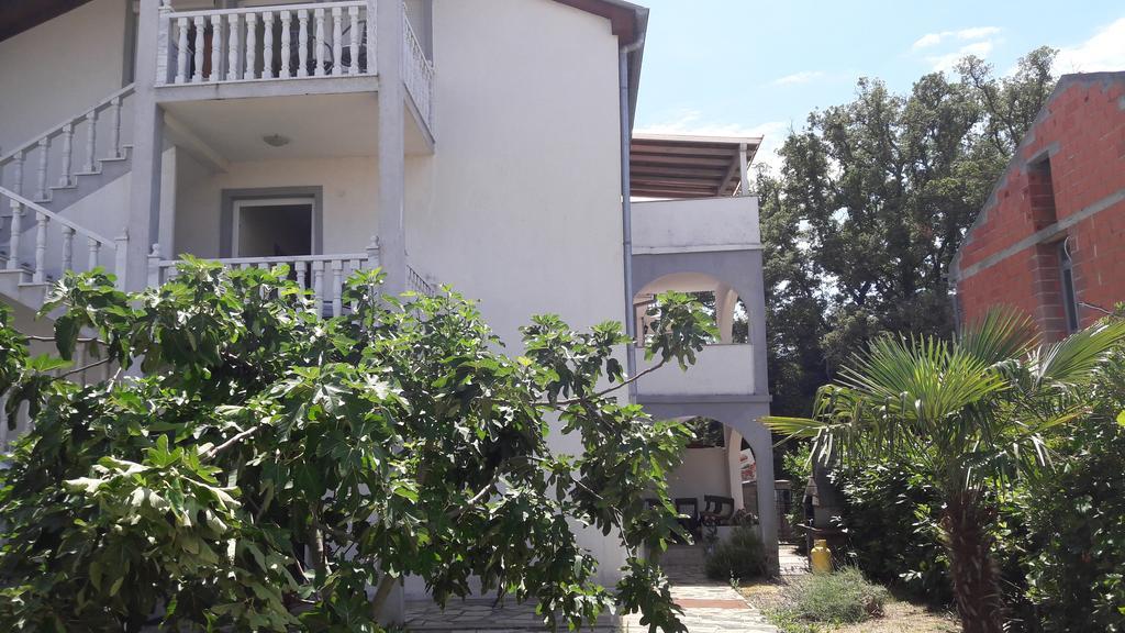 Apartments Malinska-Kajkic Ngoại thất bức ảnh